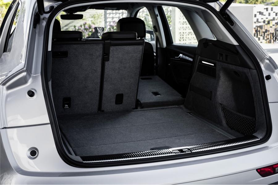 Багажник Audi Q5 TDI Quattro 2016 года  (WW) (фото 74 из 90)